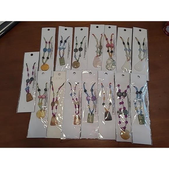 The Unbranded Brand Jewelry - New 15 Pieces Ladies Boutique Jewelry Necklace Lot Beads Stones Green Pink Blue